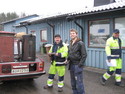 Johan and the weighting man, Torbj�rn after weighting the car.